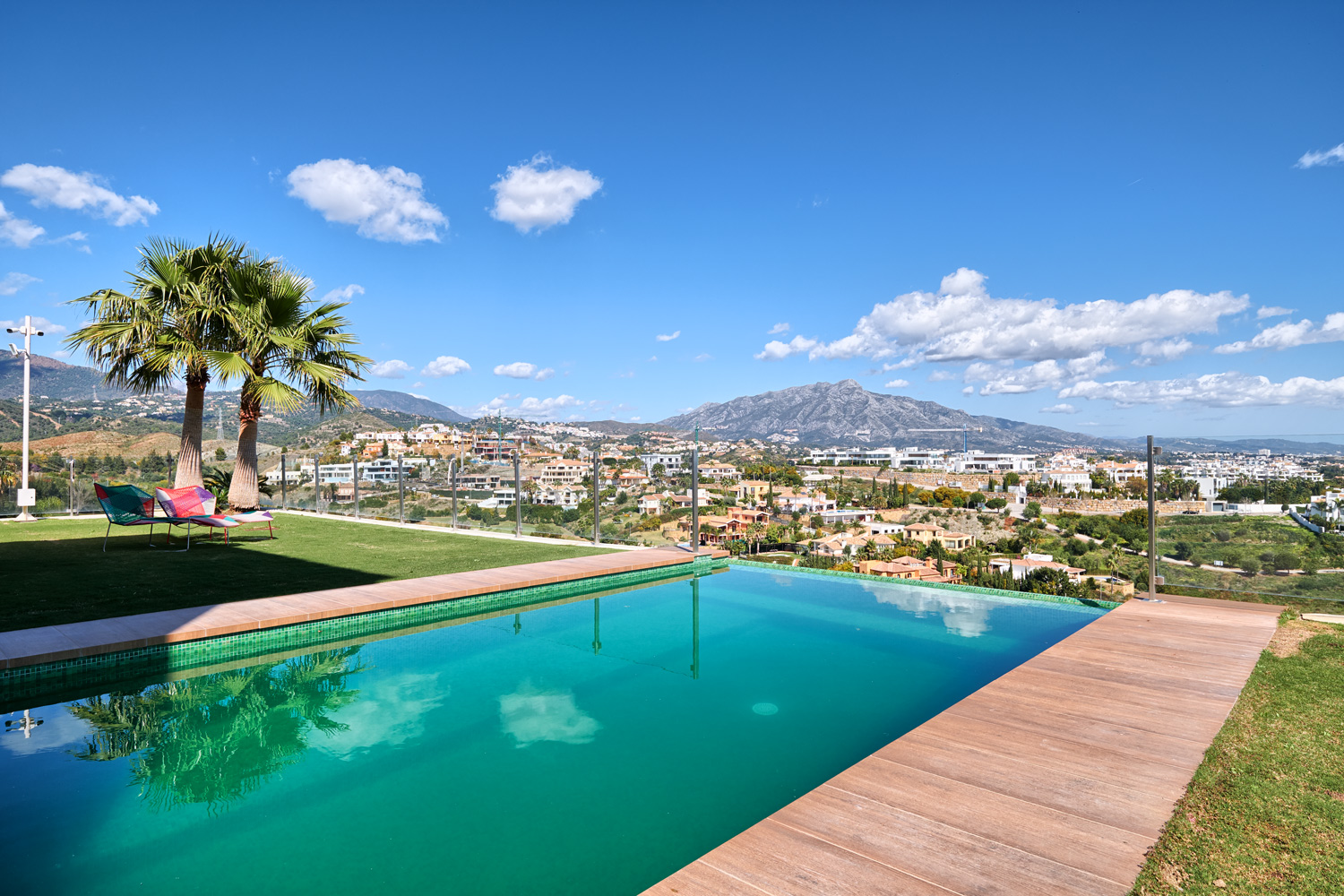 SOLD! SPECTACULAR DESIGN VILLA SITUATED IN URB. NEW WATCHTOWER, LA ALQUERÍA