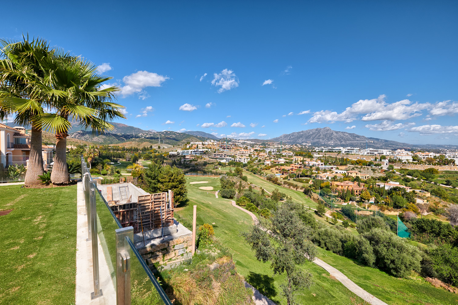 SOLD! SPECTACULAR DESIGN VILLA SITUATED IN URB. NEW WATCHTOWER, LA ALQUERÍA