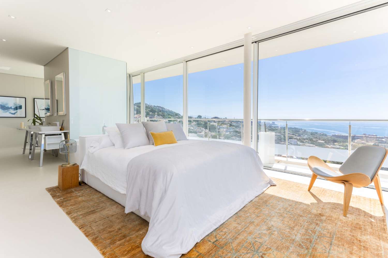 PENTHOUSE DESIGN SPECTACULAIRE AVEC VUE SUR LA MER AVANT