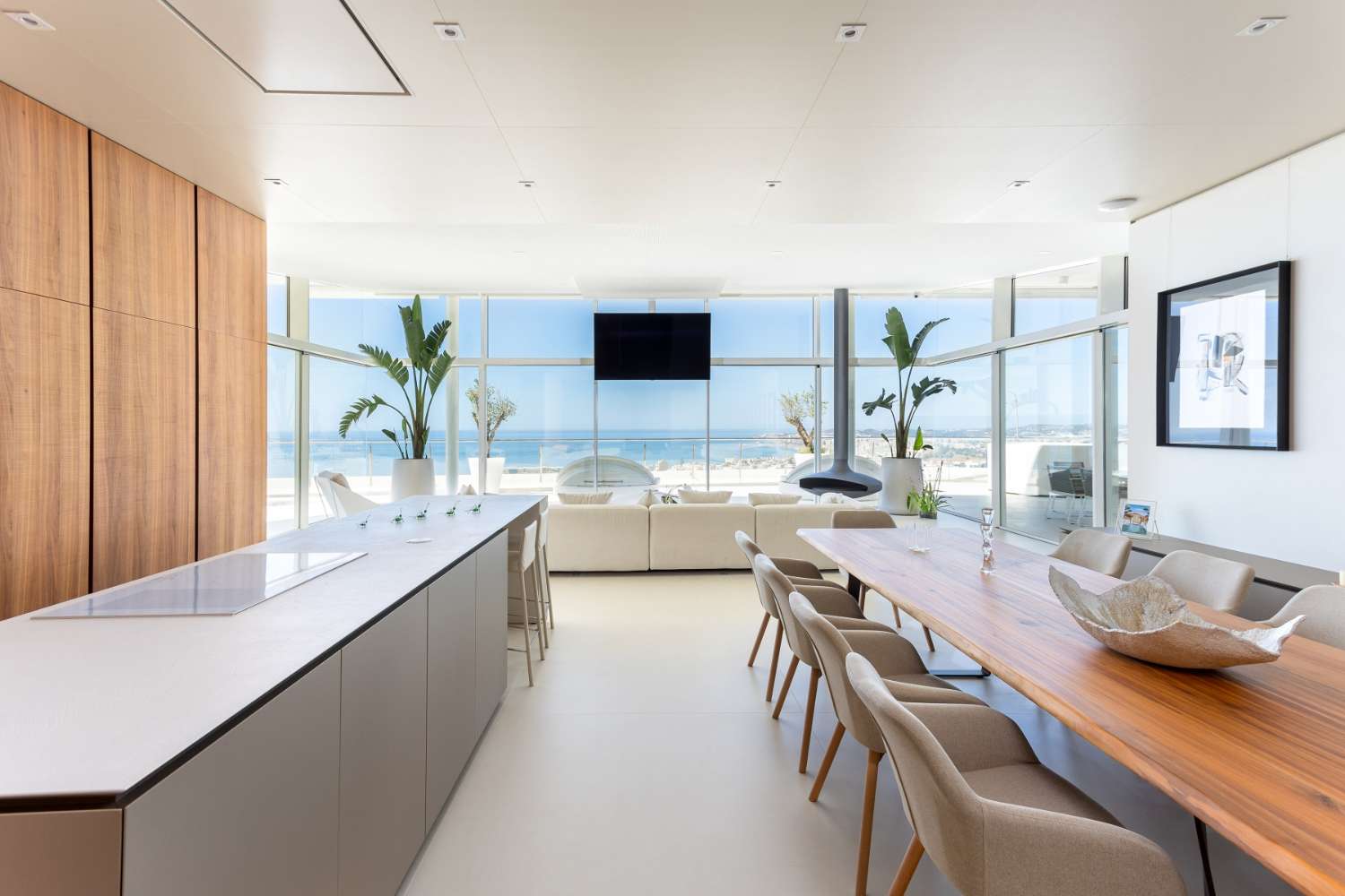 PENTHOUSE DESIGN SPECTACULAIRE AVEC VUE SUR LA MER AVANT