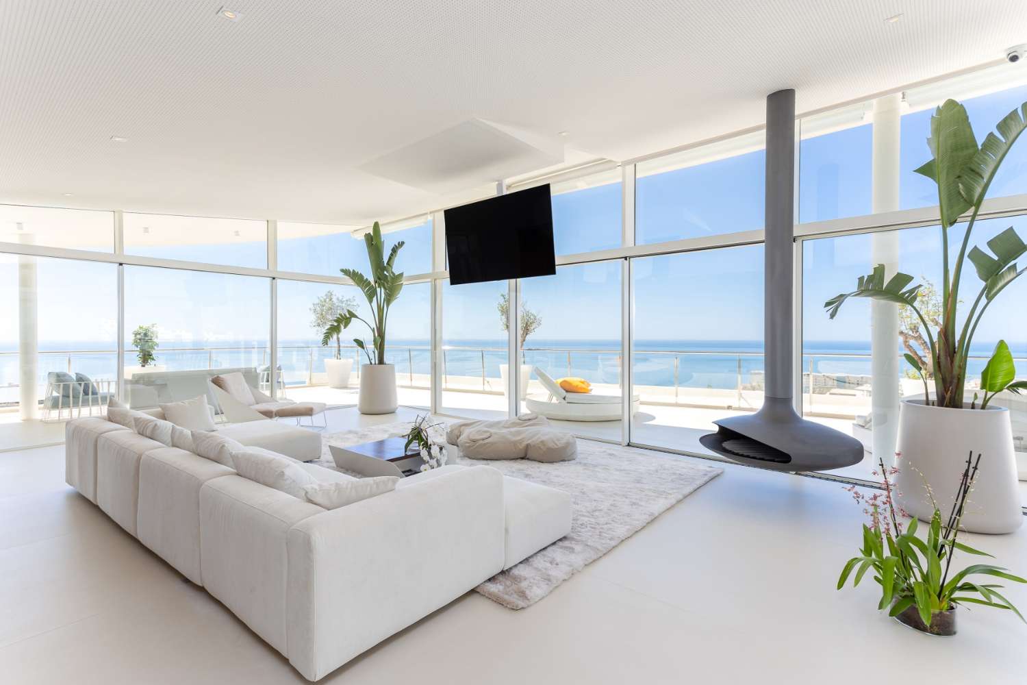 PENTHOUSE DESIGN SPECTACULAIRE AVEC VUE SUR LA MER AVANT