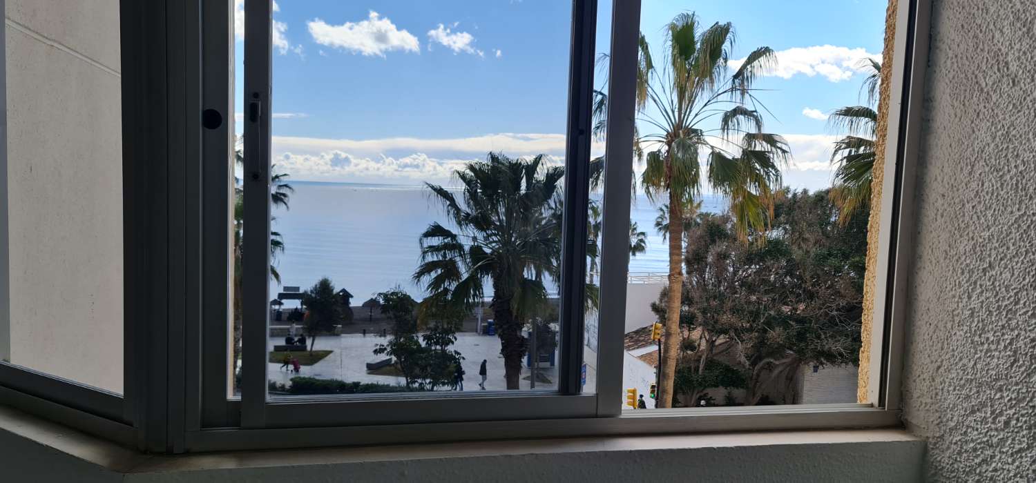 MAGNIFICO PISO PRIMERA LÍNEA EN MALAGUETA
