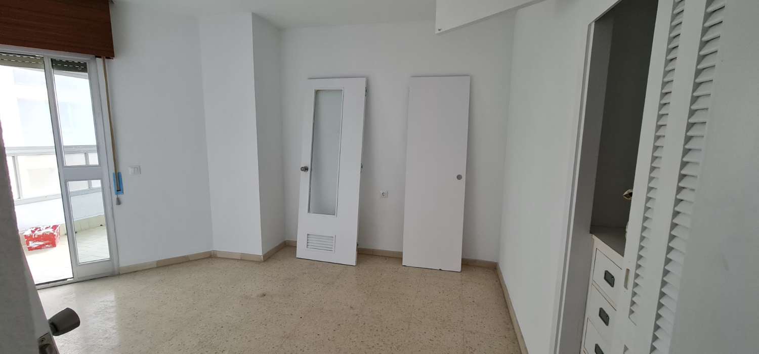 MAGNIFICO PISO PRIMERA LÍNEA EN MALAGUETA