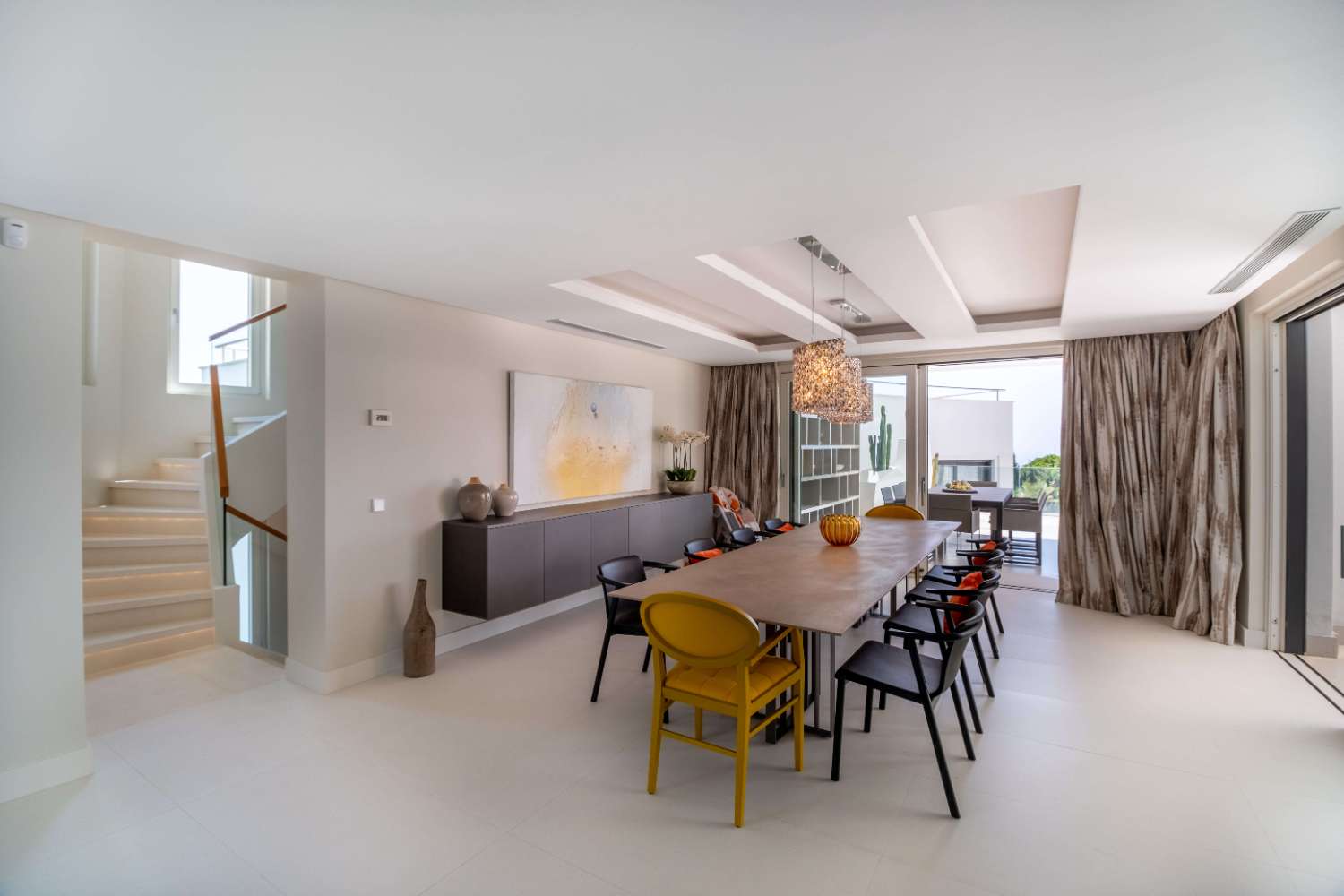 VILLA BENAHAVIS- MARBELL. DE ZAGALETA. HERVORMD VAN EERSTE KWALITEIT