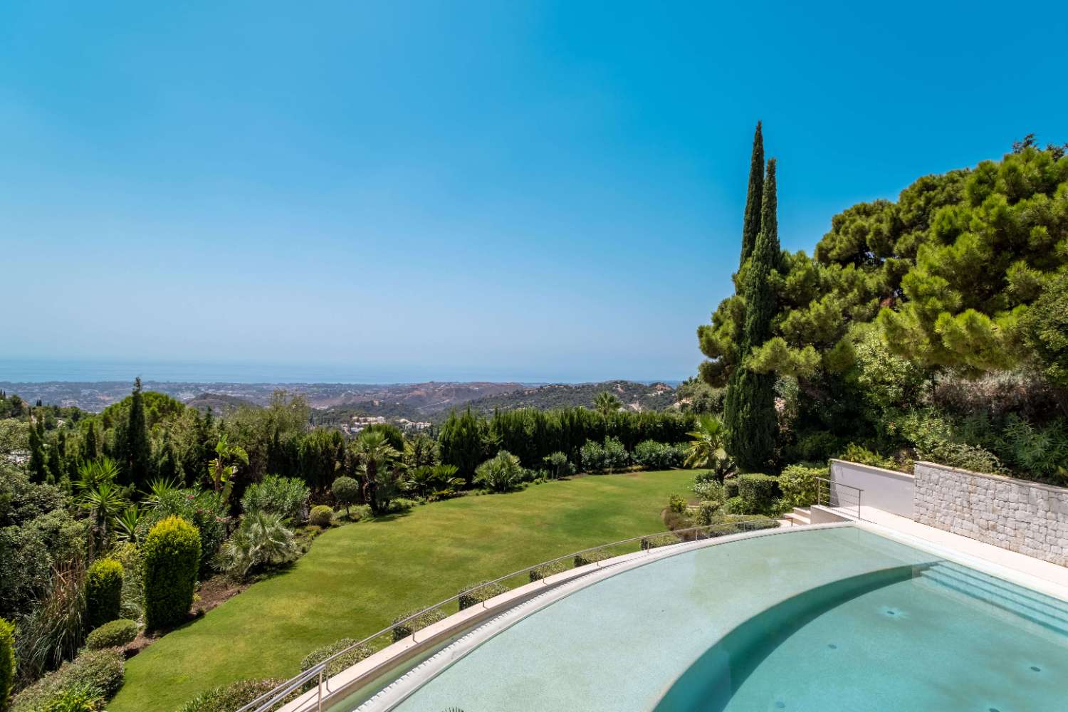 VILLA BENAHAVIS- MARBELLA.  LA ZAGALETA. REFORMADA DE PRIMERA CALIDAD