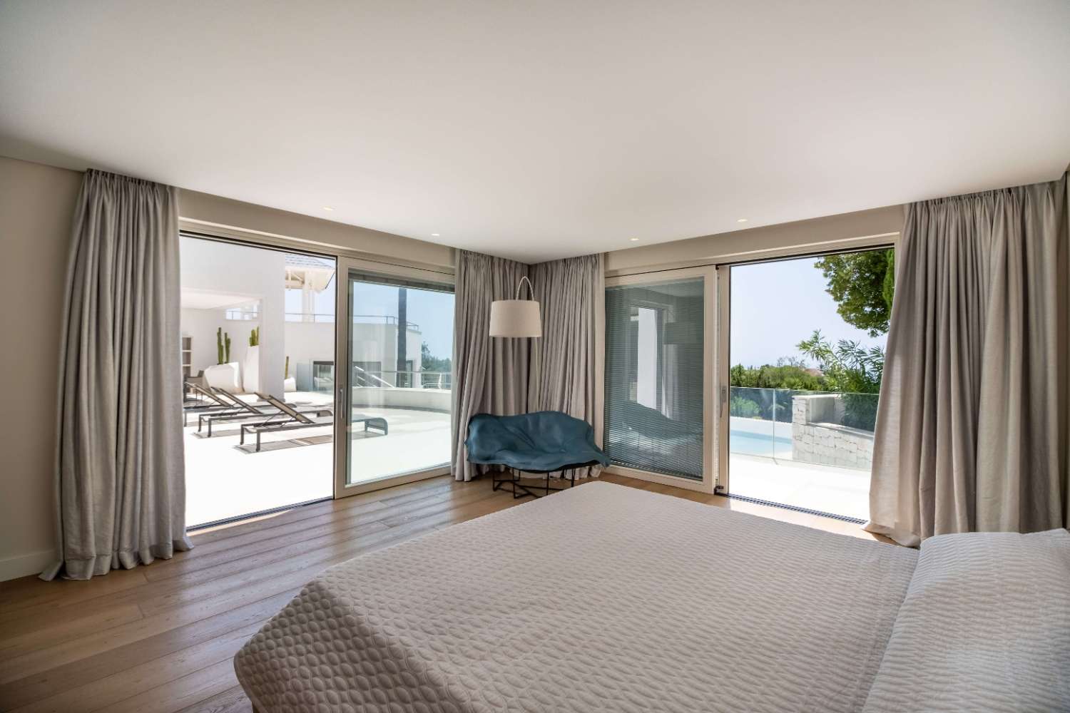 VILLA BENAHAVIS- MARBELL. DE ZAGALETA. HERVORMD VAN EERSTE KWALITEIT