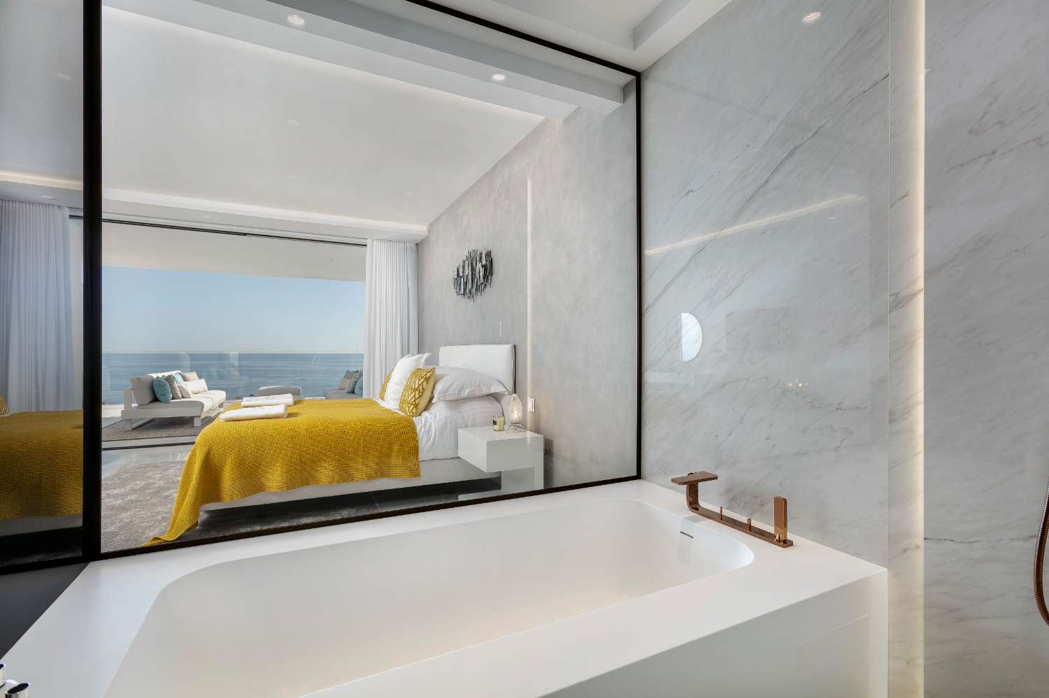 LUXUSWOHNUNG IN DER ERSTEN STRANDLINIE – NEW GOLDEN MILE