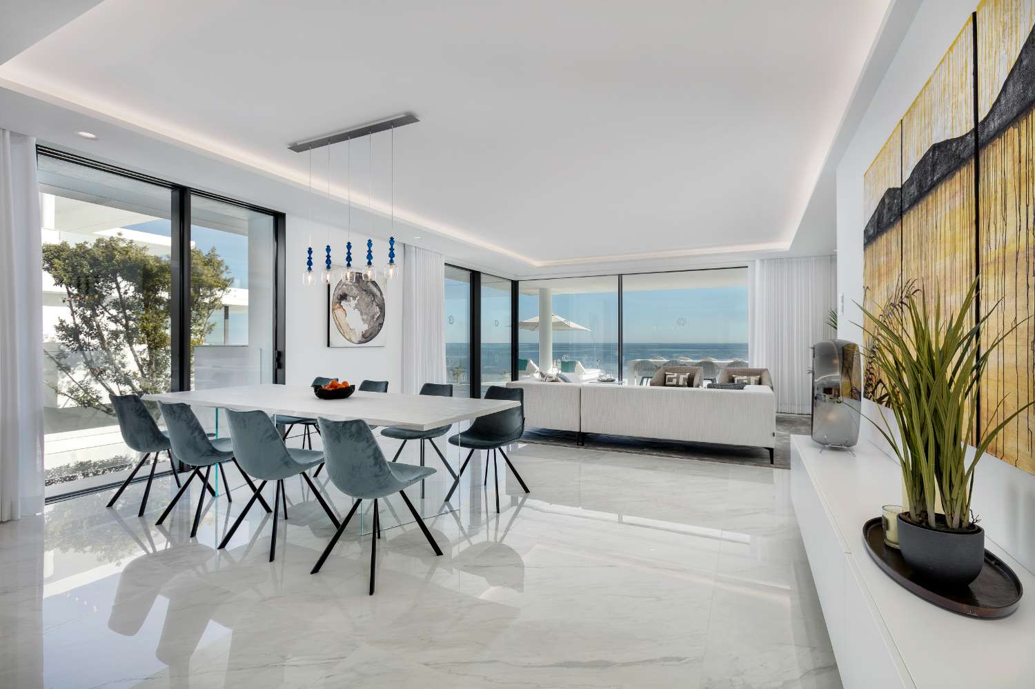 APPARTEMENT DE LUXE SUR LA PREMIÈRE LIGNE DE LA PLAGE – NEW GOLDEN MILE