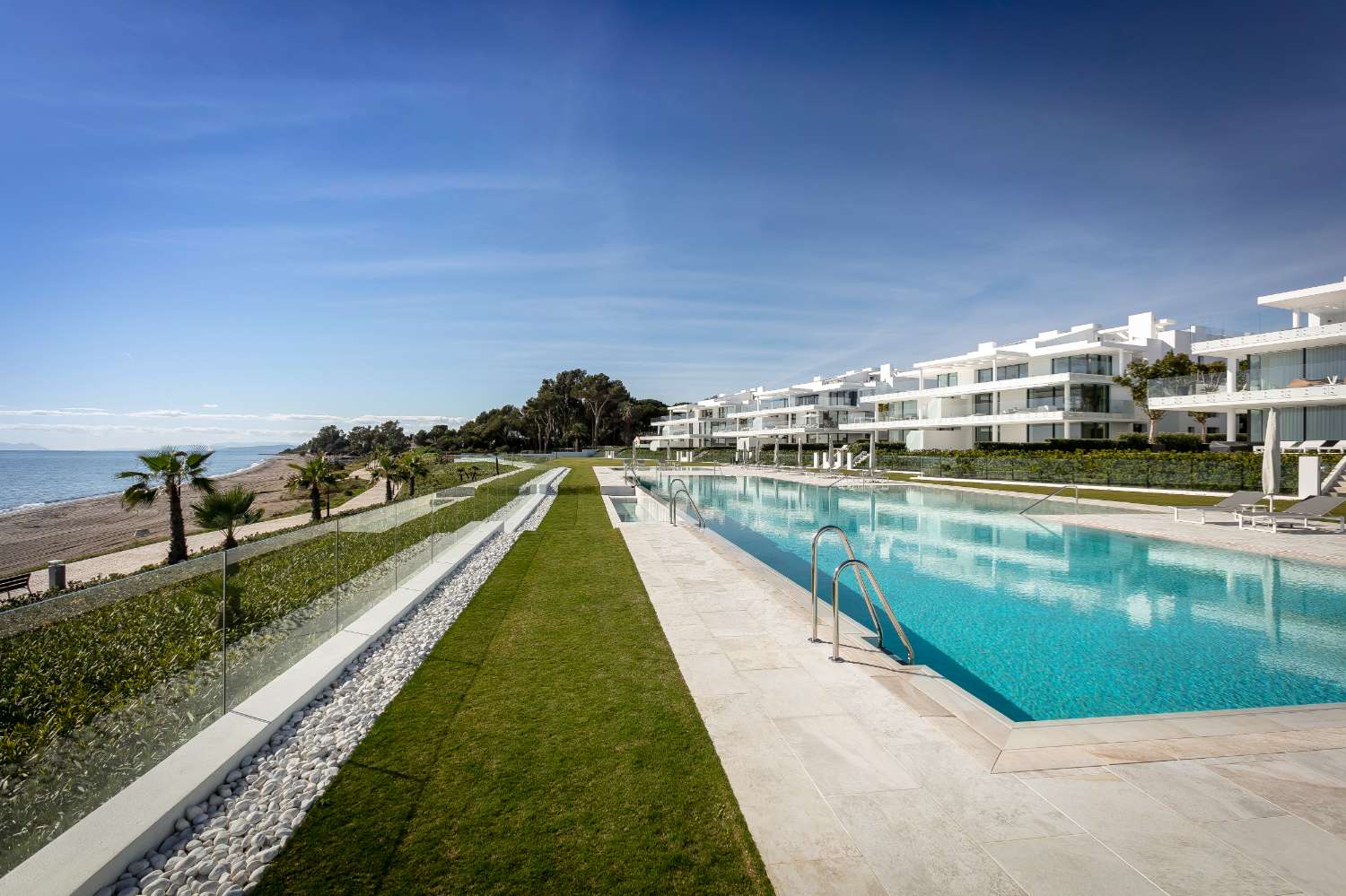 APPARTEMENT DE LUXE SUR LA PREMIÈRE LIGNE DE LA PLAGE – NEW GOLDEN MILE