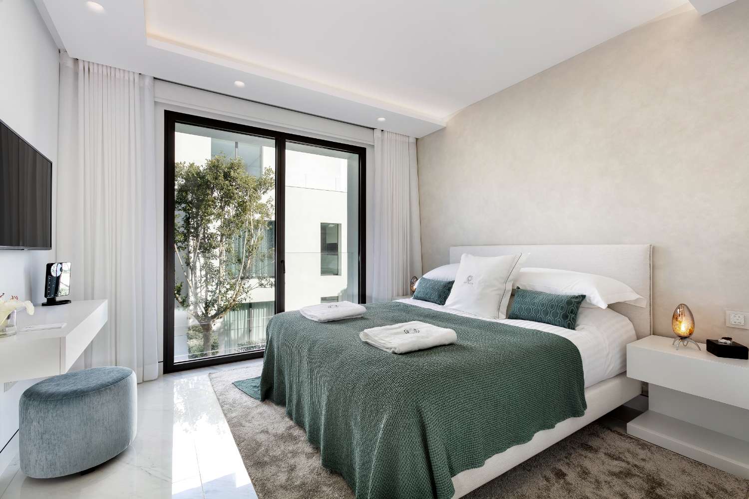 APPARTEMENT DE LUXE SUR LA PREMIÈRE LIGNE DE LA PLAGE – NEW GOLDEN MILE
