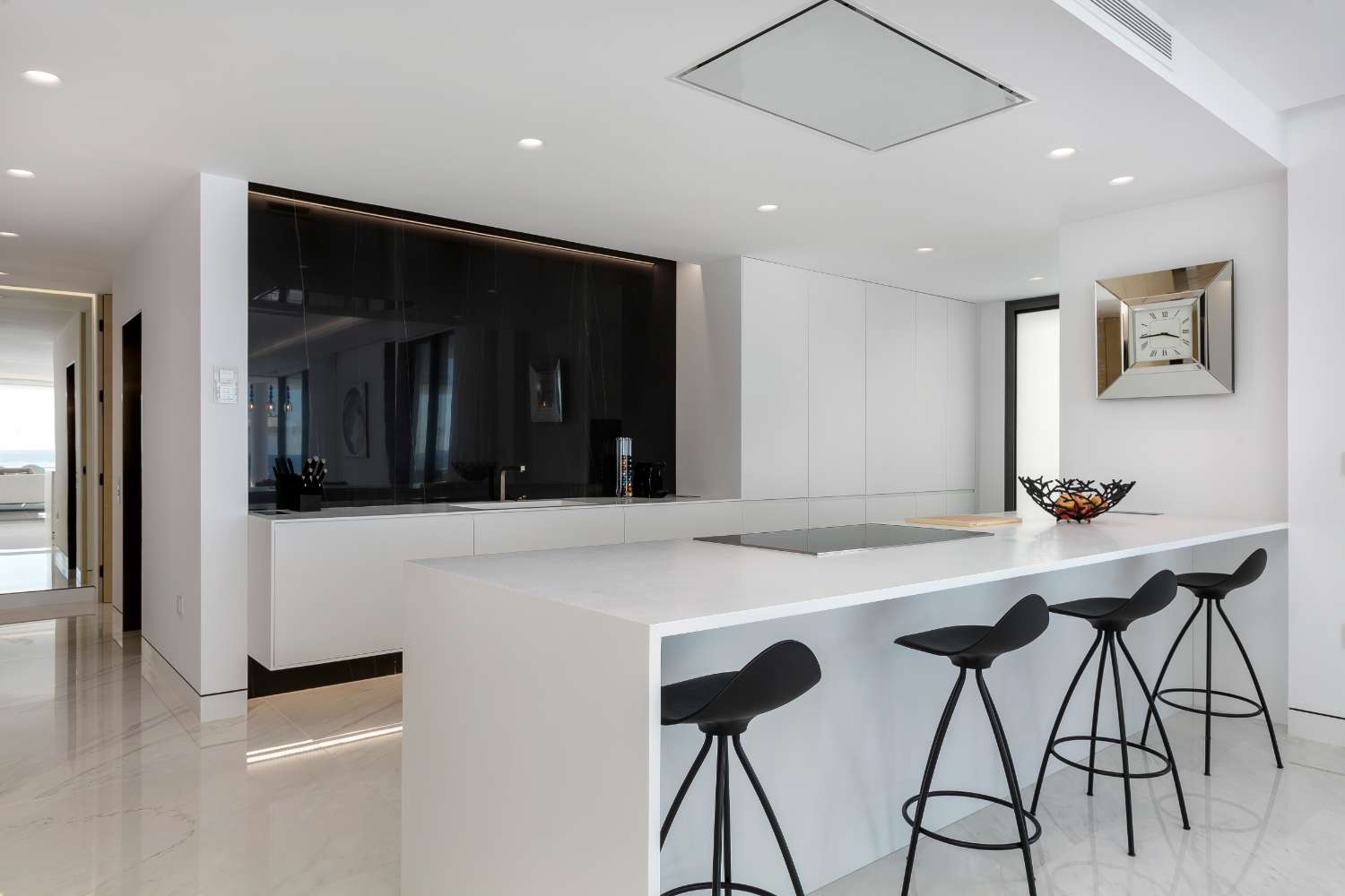 APPARTEMENT DE LUXE SUR LA PREMIÈRE LIGNE DE LA PLAGE – NEW GOLDEN MILE