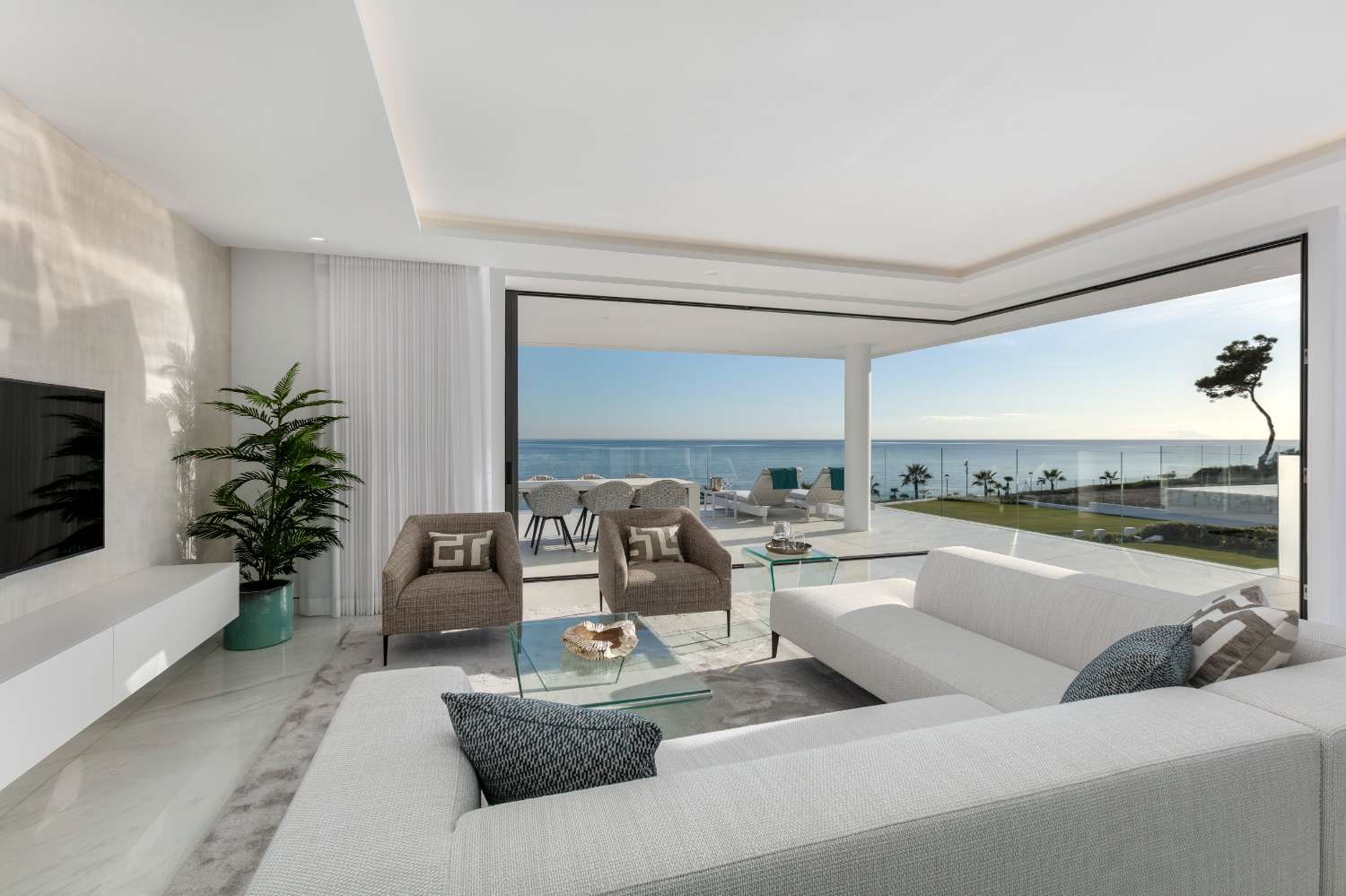APPARTEMENT DE LUXE SUR LA PREMIÈRE LIGNE DE LA PLAGE – NEW GOLDEN MILE