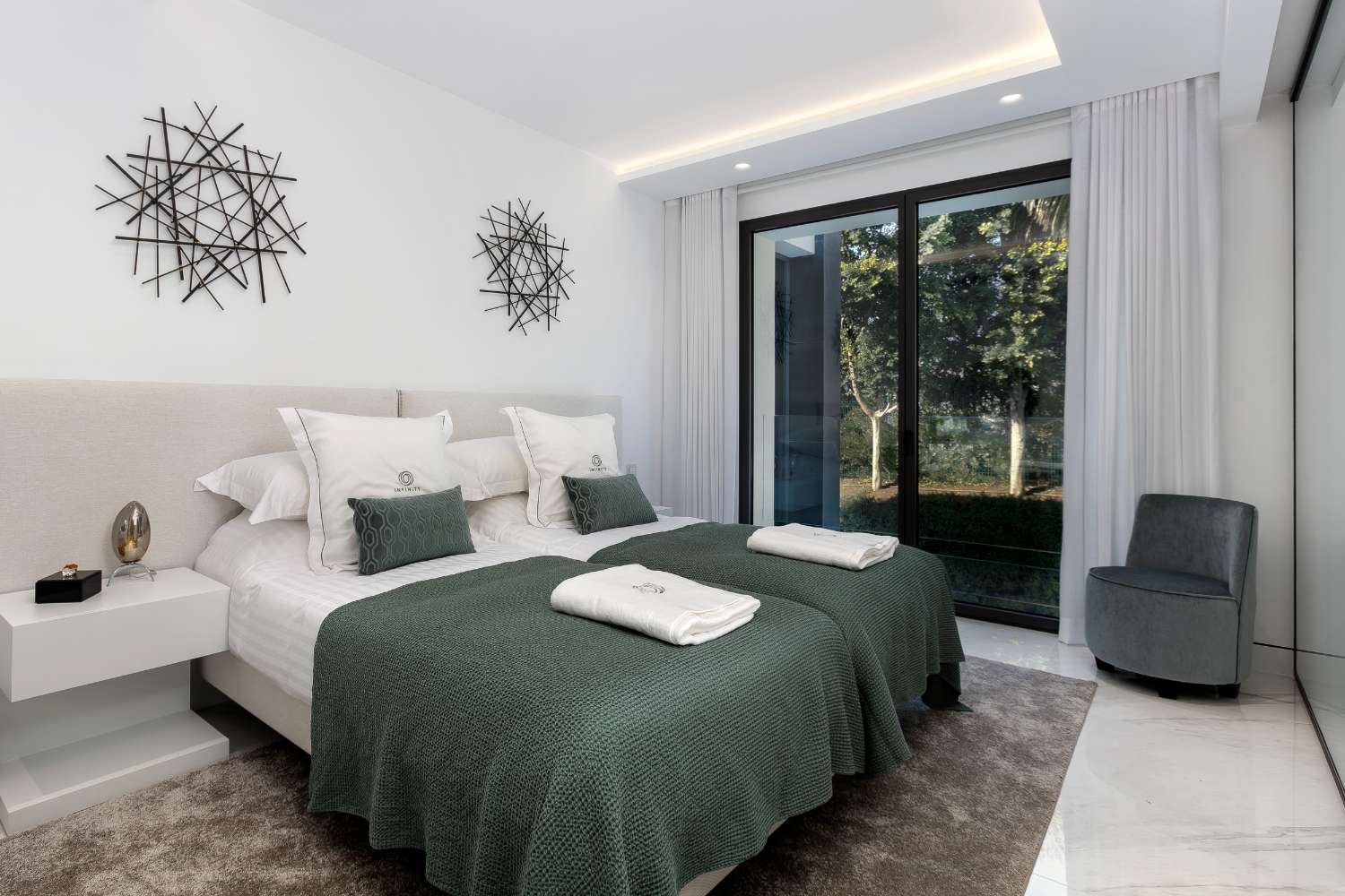 APPARTEMENT DE LUXE SUR LA PREMIÈRE LIGNE DE LA PLAGE – NEW GOLDEN MILE