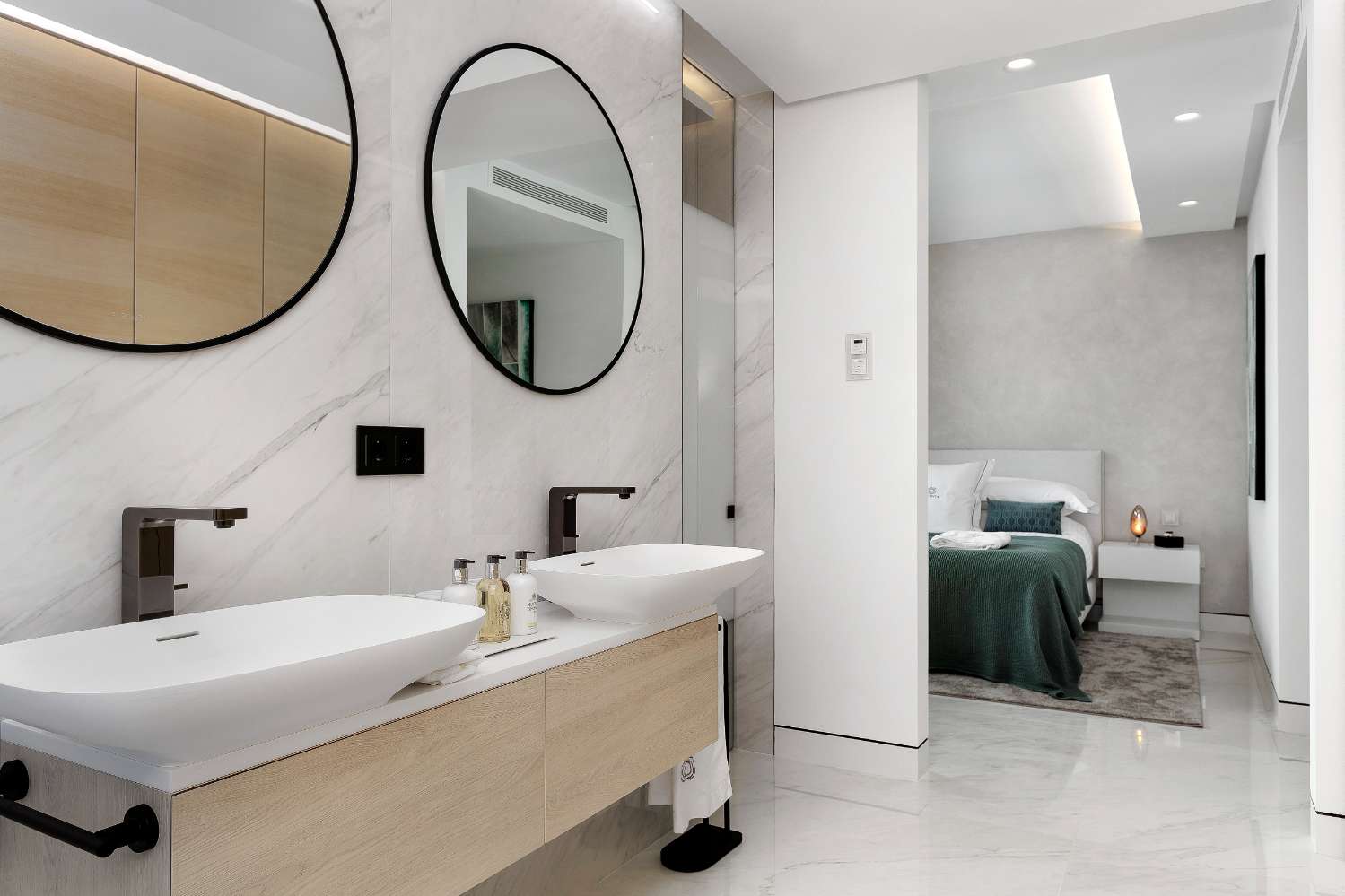 APPARTEMENT DE LUXE SUR LA PREMIÈRE LIGNE DE LA PLAGE – NEW GOLDEN MILE