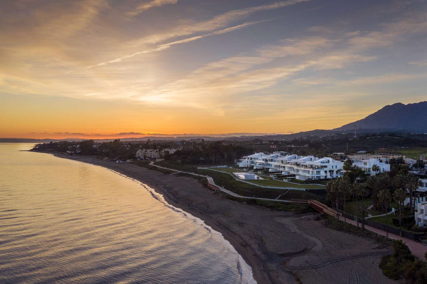 APPARTEMENT DE LUXE SUR LA PREMIÈRE LIGNE DE LA PLAGE – NEW GOLDEN MILE
