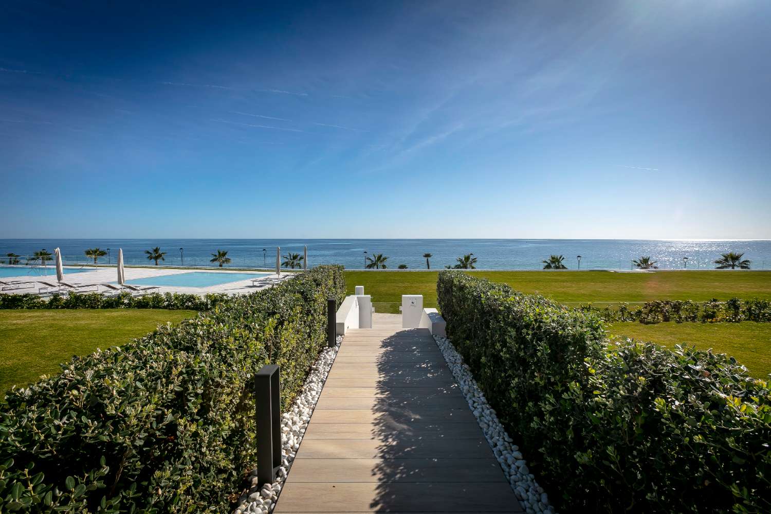 APPARTEMENT DE LUXE SUR LA PREMIÈRE LIGNE DE LA PLAGE – NEW GOLDEN MILE