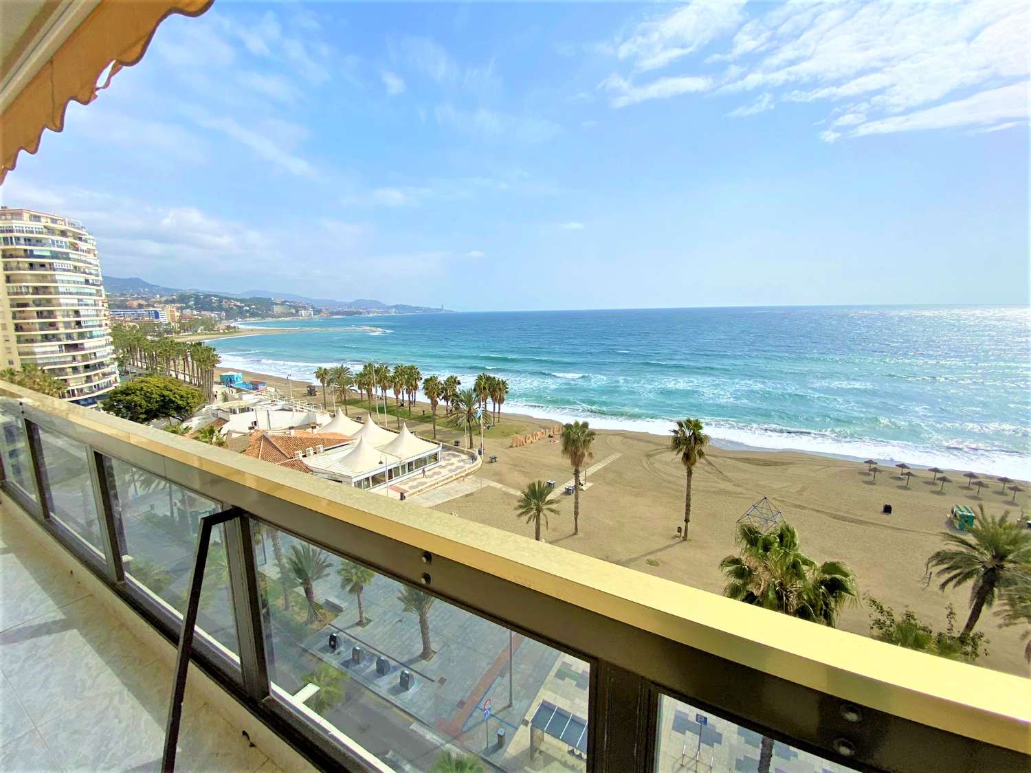 SOLD! SPECTACULAR APARTMENT WITH FRONT VIEWS TO THE SEA GARAGE AND STORAGE ROOM INCLUDED IN PRICE