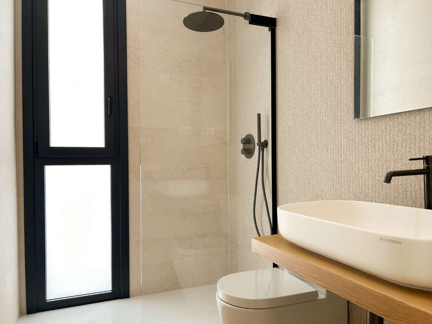 الوحدة الأخيرة متاحة! تاون هاوس مع حمام سباحة وحديقة