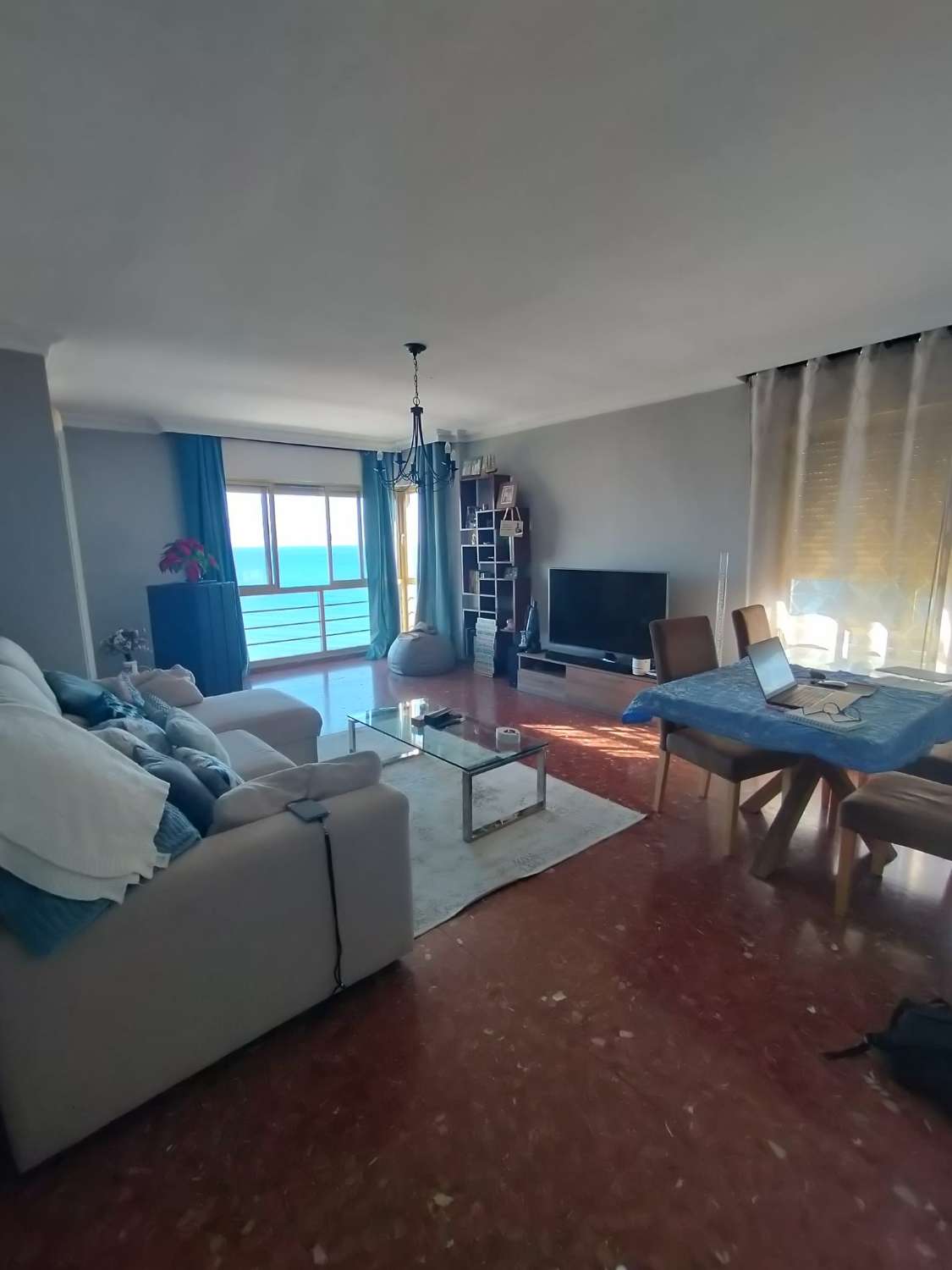 PRACHTIG APPARTEMENT MET PANORAMISCH UITZICHT OP ZEE