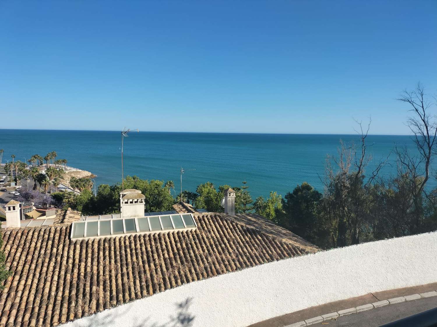 MAGNIFIQUE APPARTEMENT AVEC VUE PANORAMIQUE SUR MER