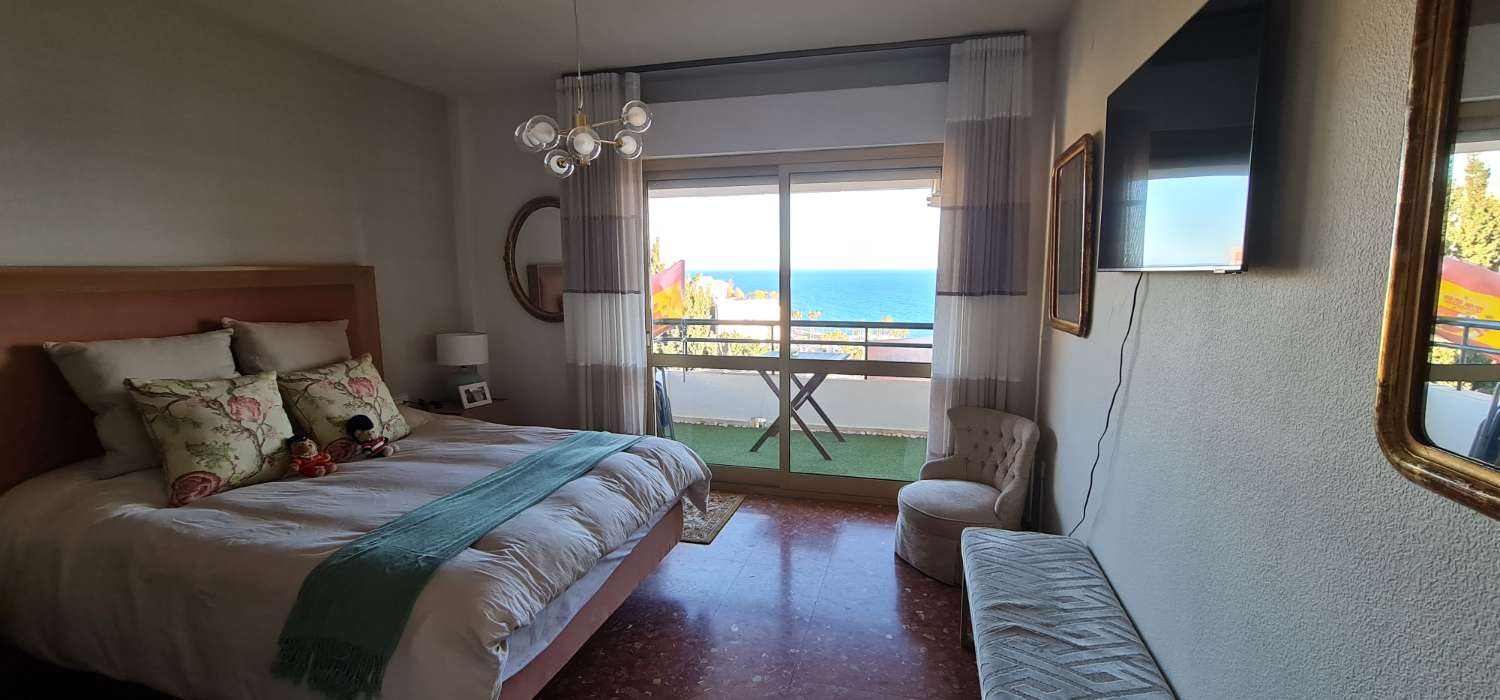 MAGNIFIQUE APPARTEMENT AVEC VUE PANORAMIQUE SUR MER