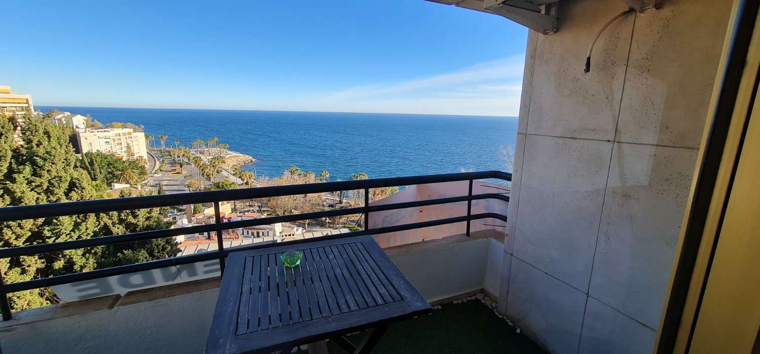 MAGNIFIQUE APPARTEMENT AVEC VUE PANORAMIQUE SUR MER