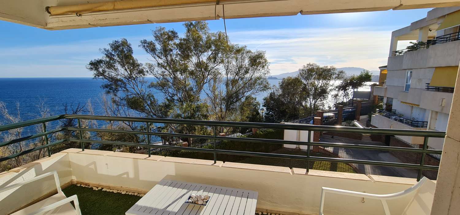 MAGNIFIQUE APPARTEMENT AVEC VUE PANORAMIQUE SUR MER