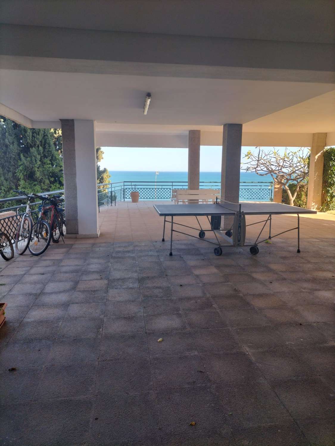 MAGNIFIQUE APPARTEMENT AVEC VUE PANORAMIQUE SUR MER