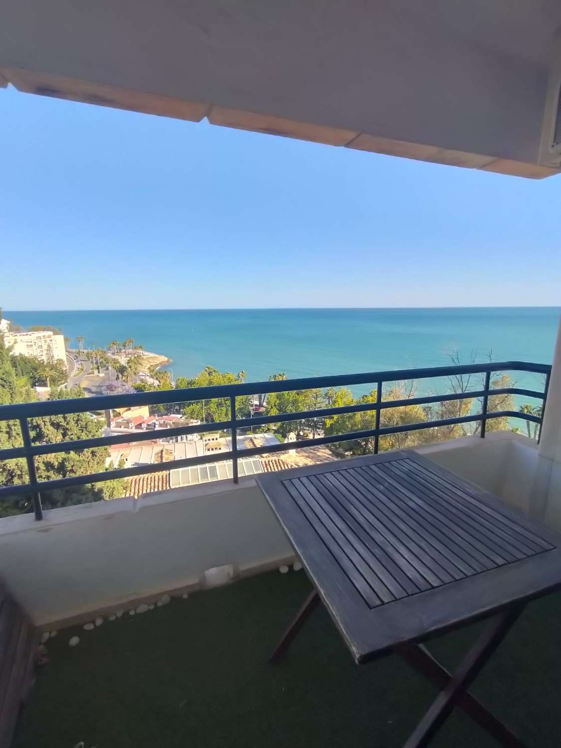 MAGNIFIQUE APPARTEMENT AVEC VUE PANORAMIQUE SUR MER