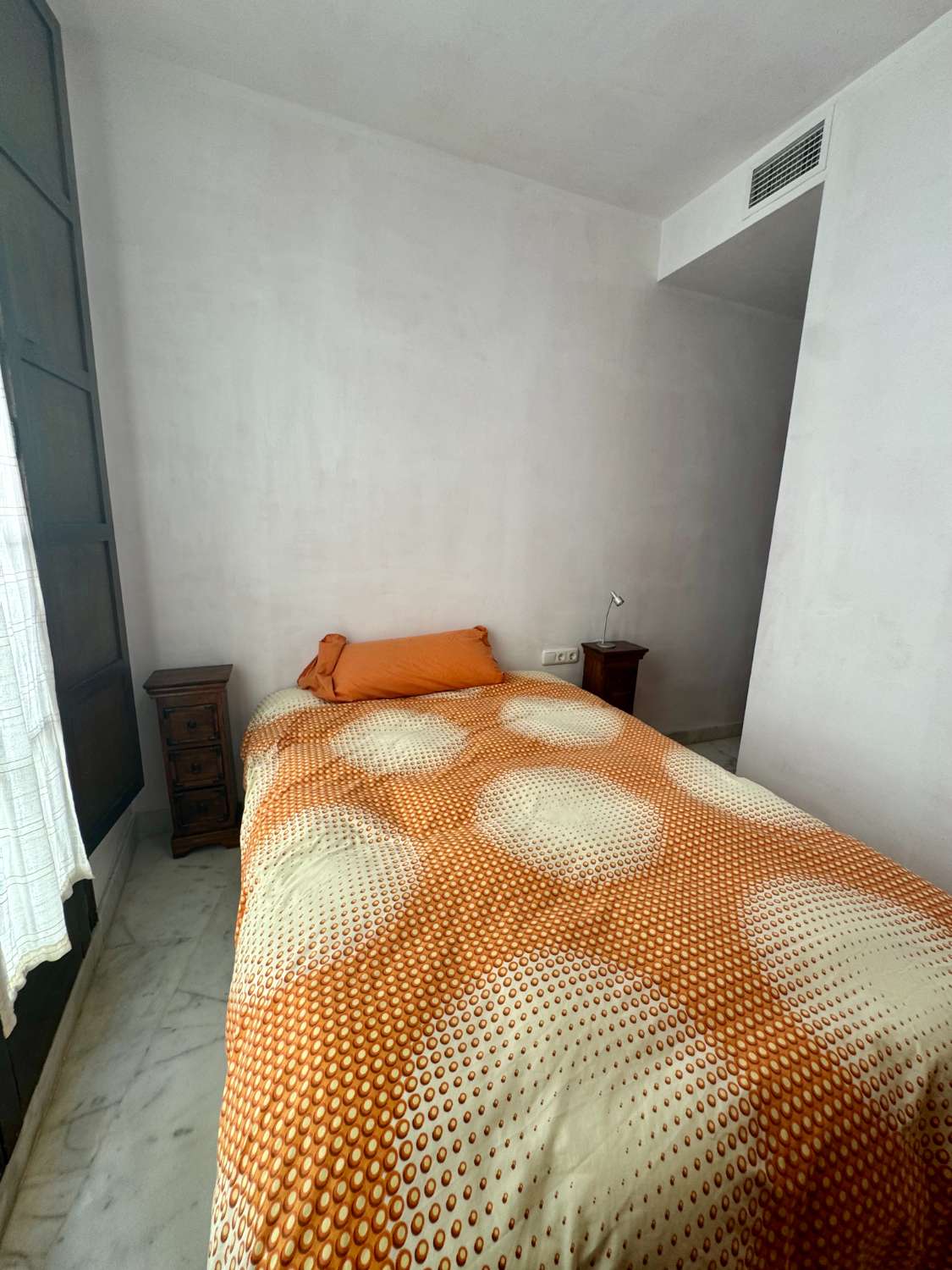 APPARTEMENT À LOUER À LONG TERME DANS UN IMMEUBLE HISTORIQUE