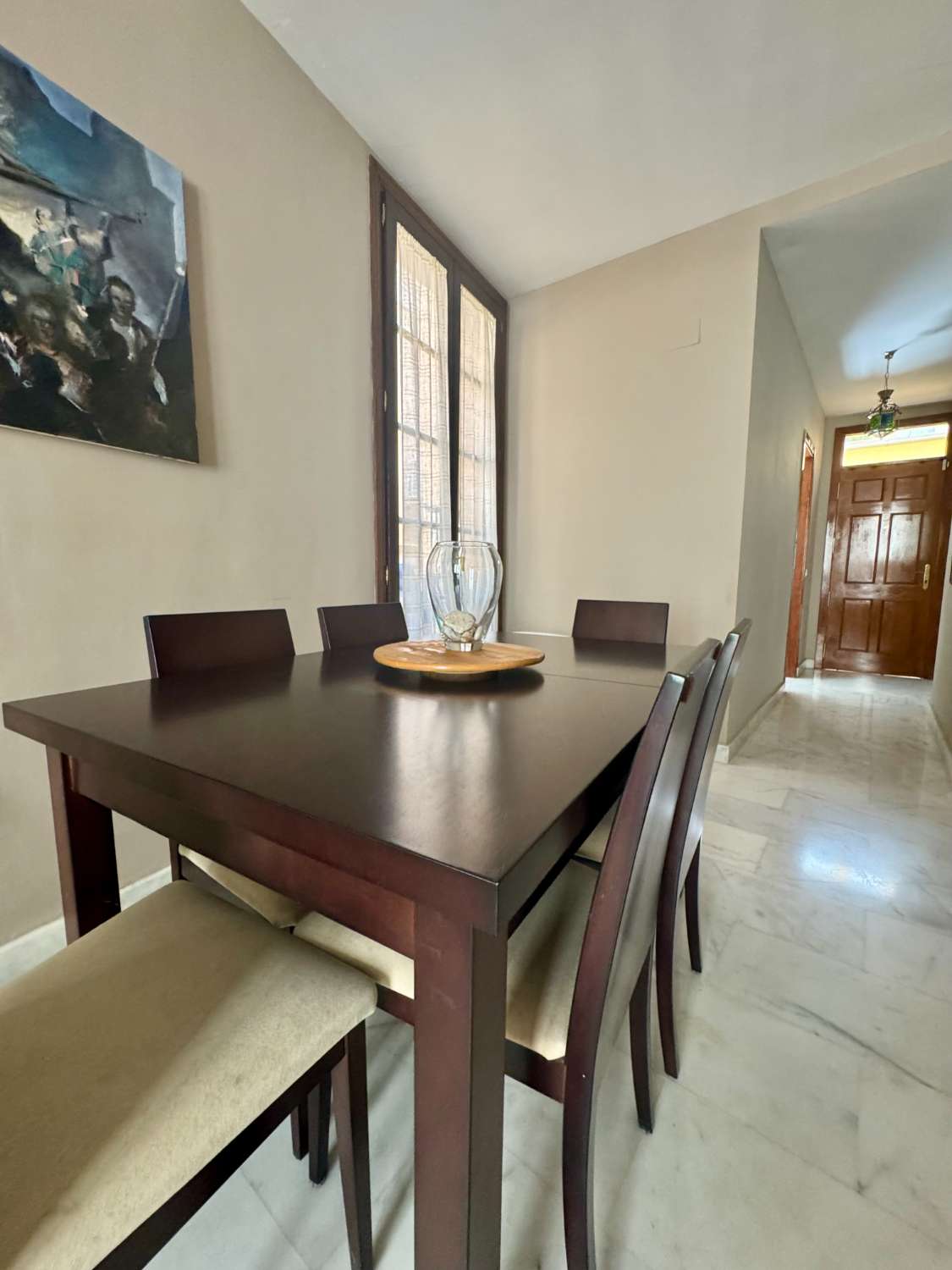 APPARTEMENT À LOUER À LONG TERME DANS UN IMMEUBLE HISTORIQUE