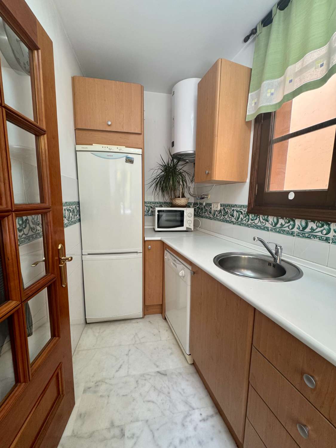 APPARTEMENT À LOUER À LONG TERME DANS UN IMMEUBLE HISTORIQUE