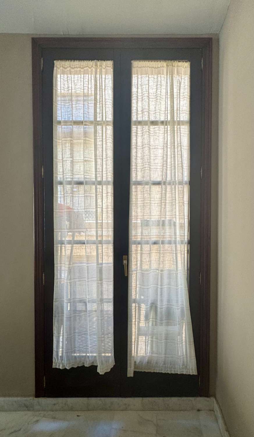 APPARTEMENT À LOUER À LONG TERME DANS UN IMMEUBLE HISTORIQUE