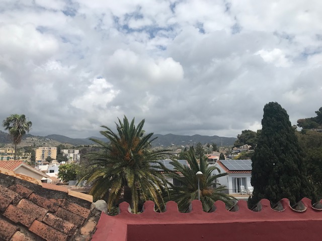 LUJOSA VILLA EN EL CANDADO FRENTE AL MAR