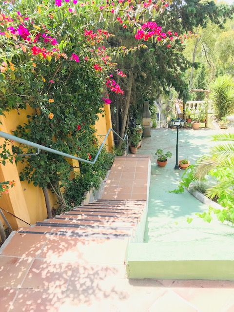 LUJOSA VILLA EN EL CANDADO FRENTE AL MAR