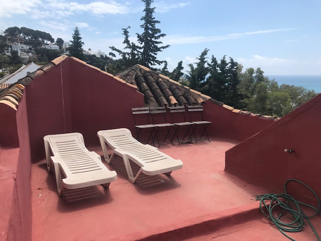 LUJOSA VILLA EN EL CANDADO FRENTE AL MAR
