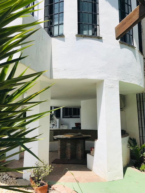 LUJOSA VILLA EN EL CANDADO FRENTE AL MAR