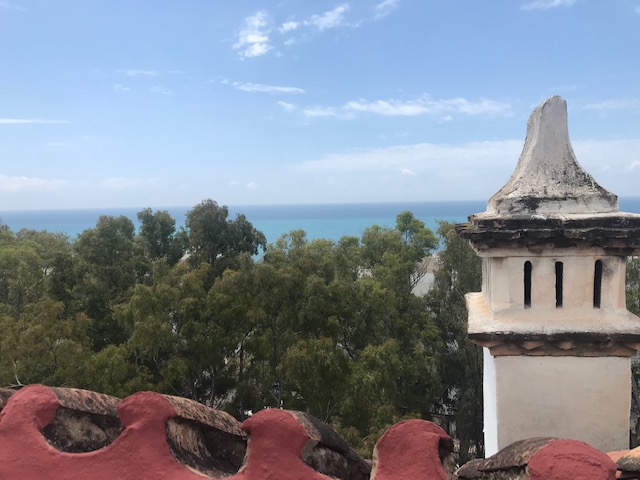 LUJOSA VILLA EN EL CANDADO FRENTE AL MAR