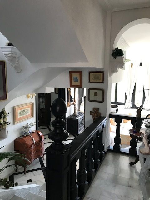 LUJOSA VILLA EN EL CANDADO FRENTE AL MAR