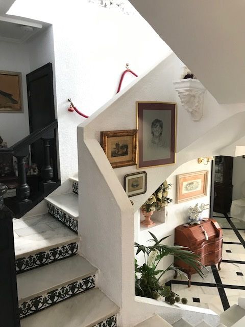 LUJOSA VILLA EN EL CANDADO FRENTE AL MAR