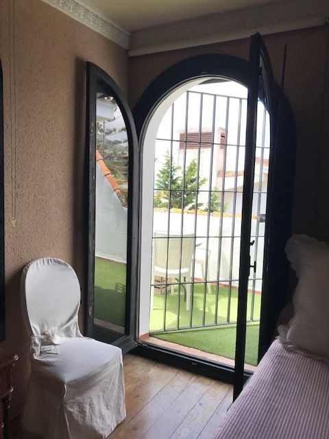 LUJOSA VILLA EN EL CANDADO FRENTE AL MAR