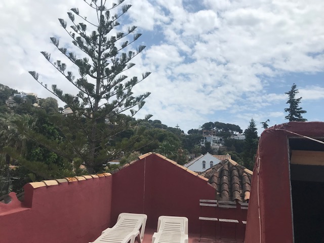 LUJOSA VILLA EN EL CANDADO FRENTE AL MAR