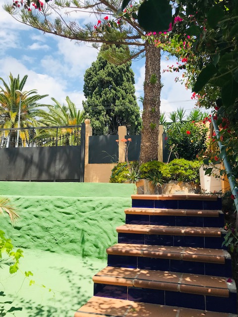 LUJOSA VILLA EN EL CANDADO FRENTE AL MAR