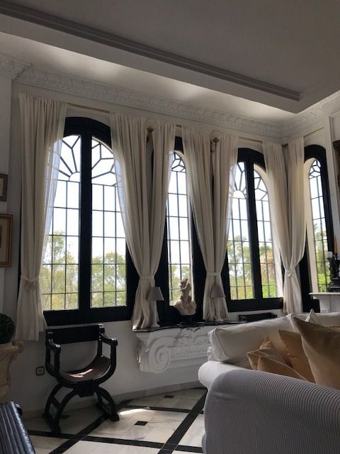 LUJOSA VILLA EN EL CANDADO FRENTE AL MAR