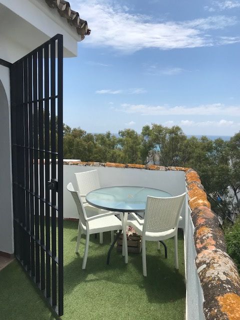 LUJOSA VILLA EN EL CANDADO FRENTE AL MAR