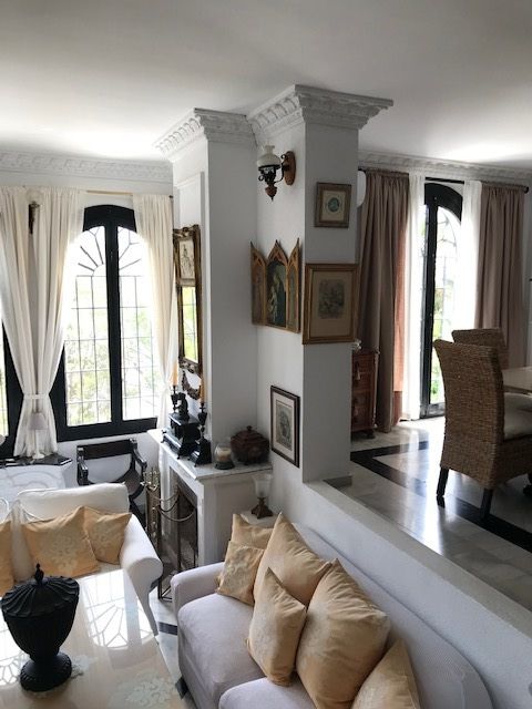 LUJOSA VILLA EN EL CANDADO FRENTE AL MAR