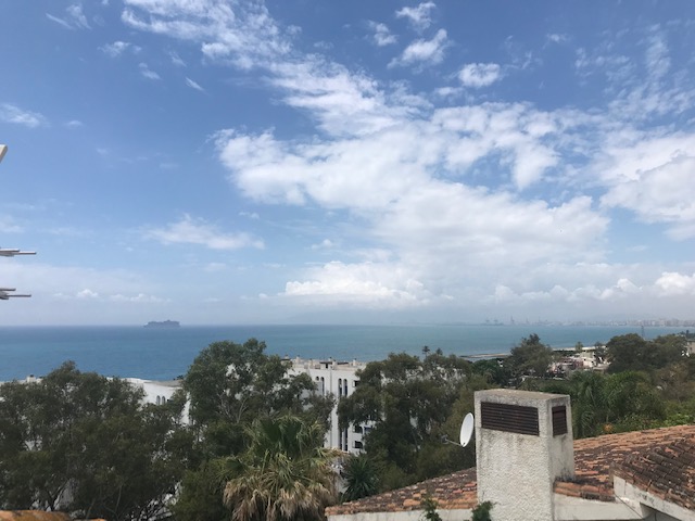 LUJOSA VILLA EN EL CANDADO FRENTE AL MAR