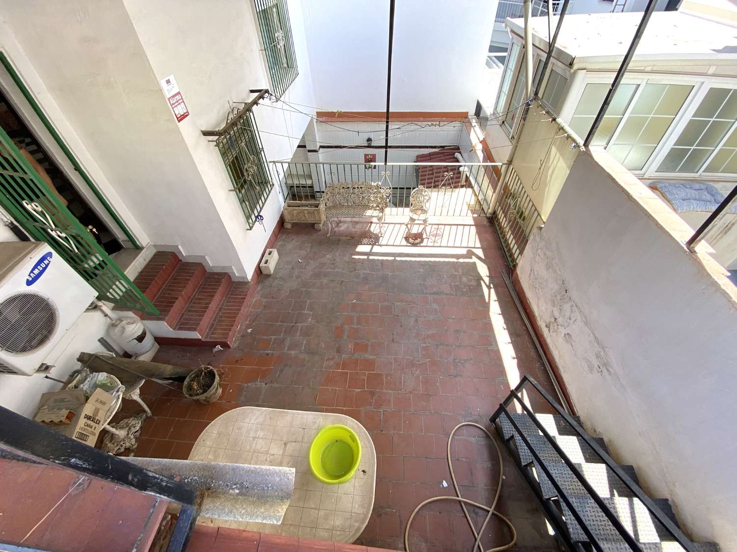 HUS MED TRE SOVRUM BARA NÅGRA MINUTER FRÅN DEN HISTORISKA STADSKÄRNAN I MALAGA