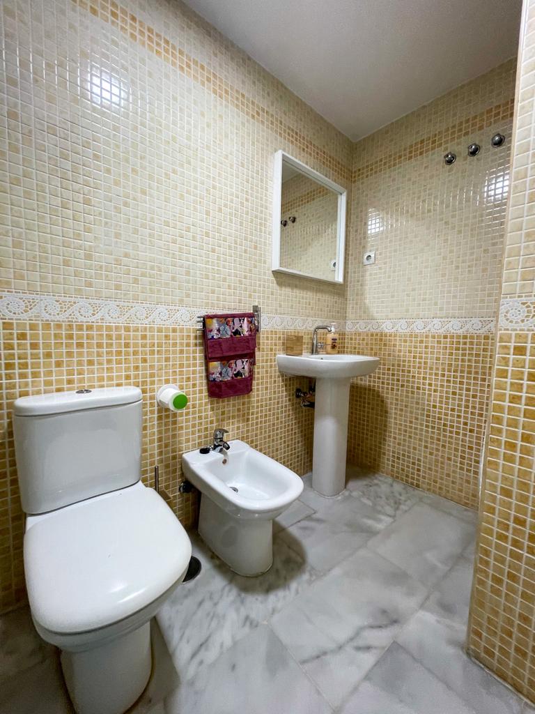 BEL APPARTEMENT AVEC PATIO PRIVÉ