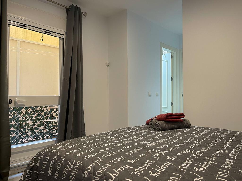 BEL APPARTEMENT AVEC PATIO PRIVÉ